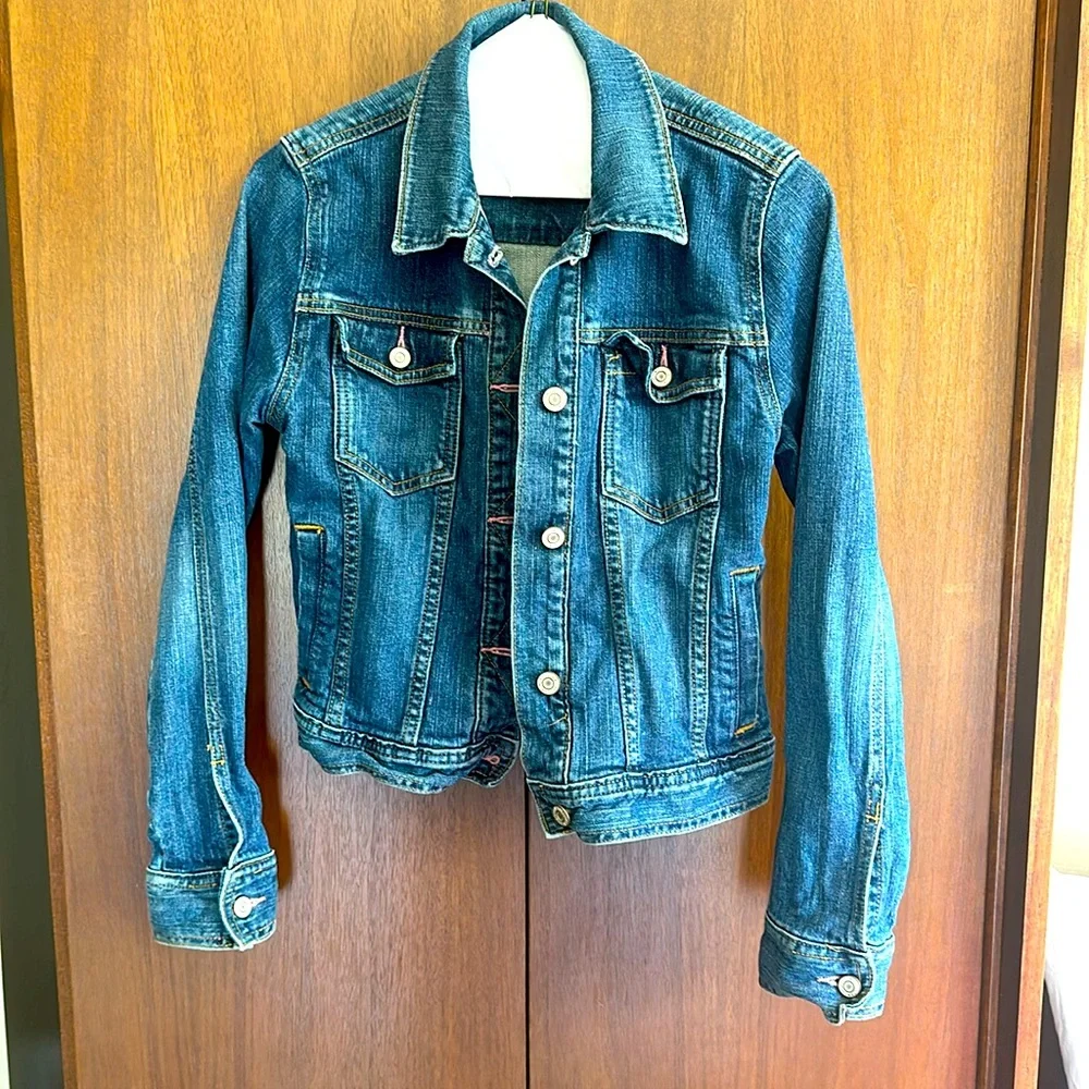Gap Jean Jacket Classic piece for every girls closet! XXL Girls or Womens small.